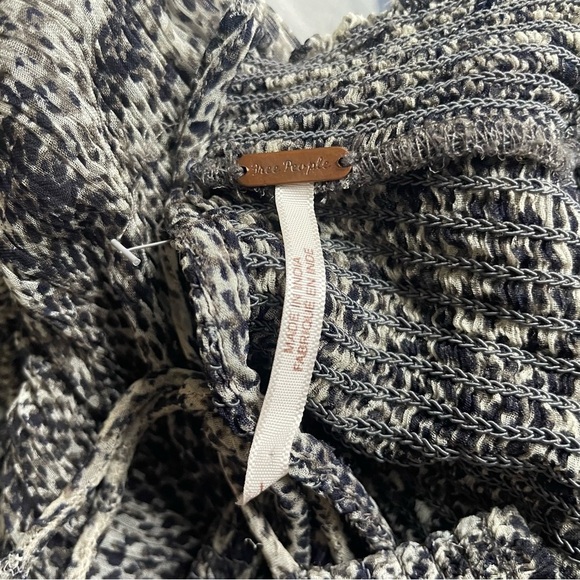 Free People Roma Gypsy black and gray top 30644 - Picture 5 of 8